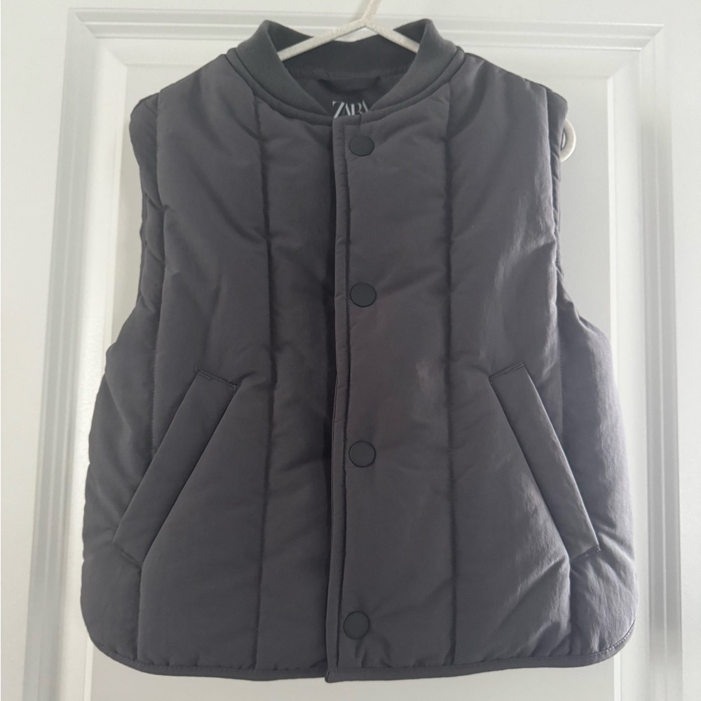 Zara Kid’s Charcoal Quilted Vest Size 4 Toddler Puffer Vest Grey